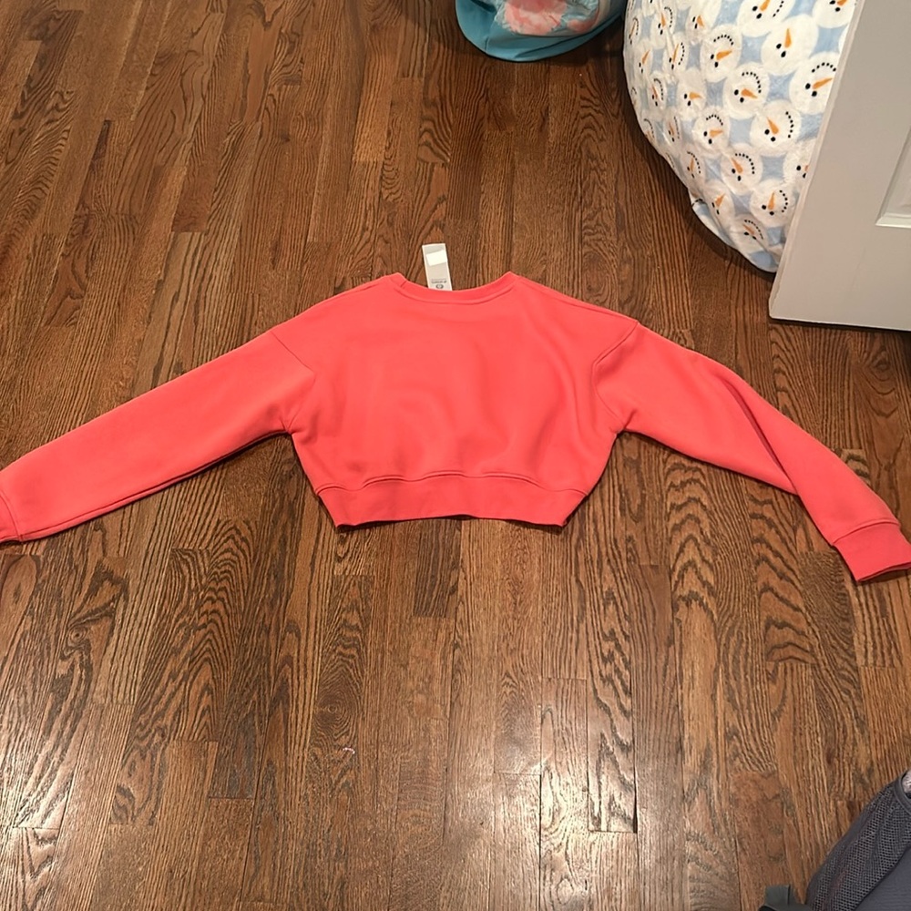 MONO B Coral Crewneck Cropped